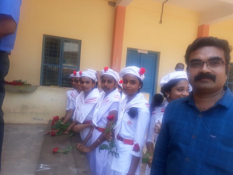 പ്രമാണം:42029 REDCROSS.jpg