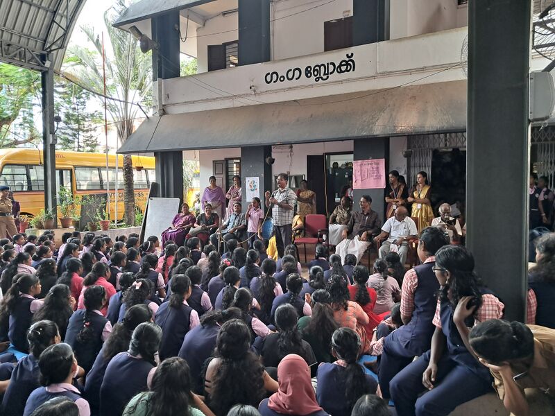 പ്രമാണം:43040-jun19-1.jpg