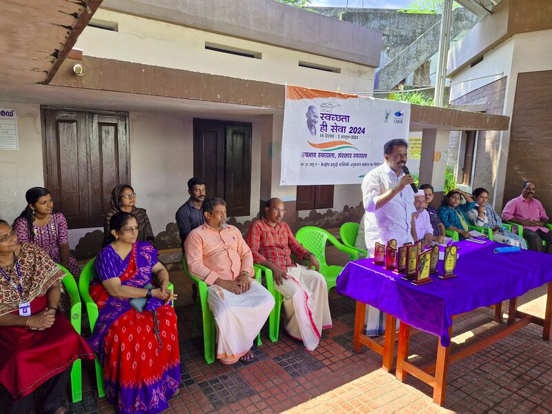 പ്രമാണം:44223 uniform mla inaug.jpg