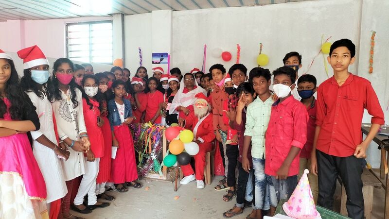 പ്രമാണം:Chritmas 2021.jpg