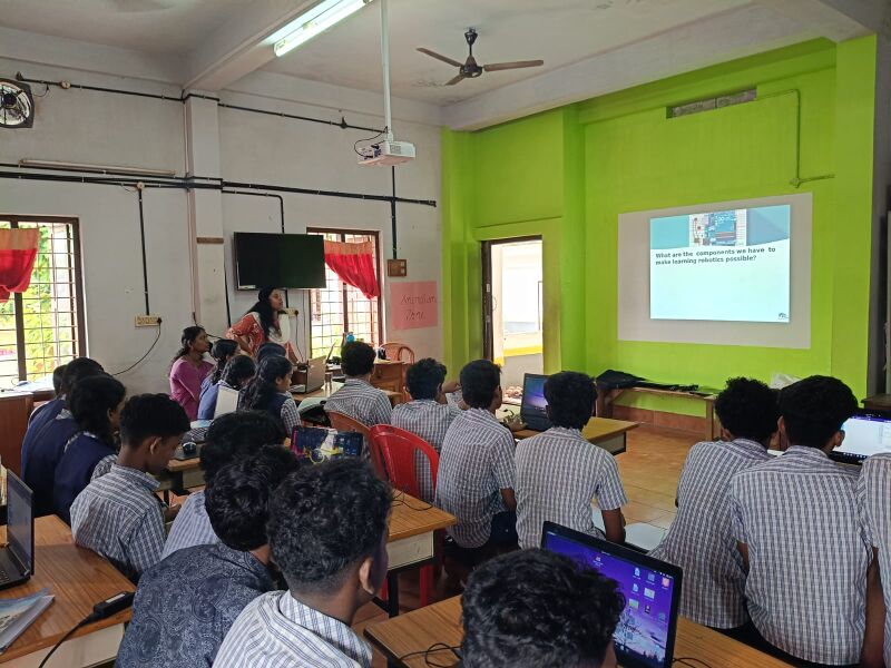 പ്രമാണം:ROBOTIC WORKSHOP.45053.jpg