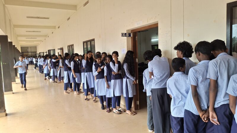 പ്രമാണം:12009-Scl election 1.jpg