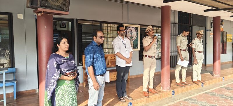 പ്രമാണം:15051 SPC constitution day,4.jpg