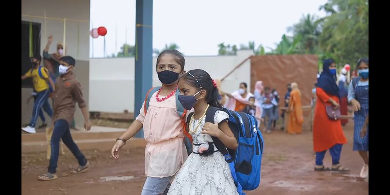 പ്രമാണം:19456 thirike schoolilek 3.jpg