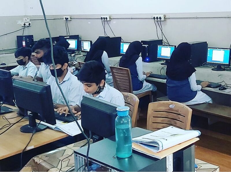 പ്രമാണം:20057 school ICT2.jpeg