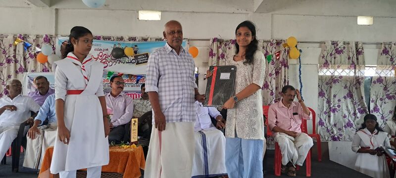 പ്രമാണം:21060 khs prevesanothsav 2.jpg