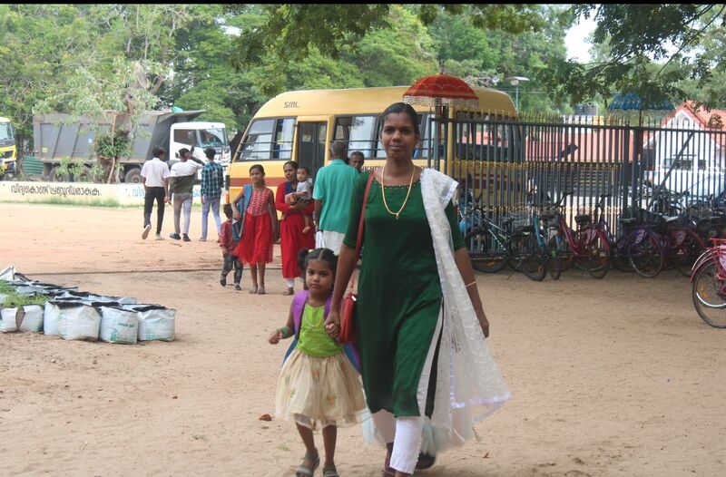 പ്രമാണം:34012 praveshanolsavam.jpg