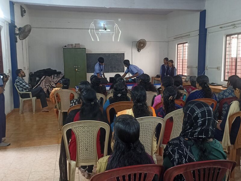 പ്രമാണം:36026 amma4.resized.jpg