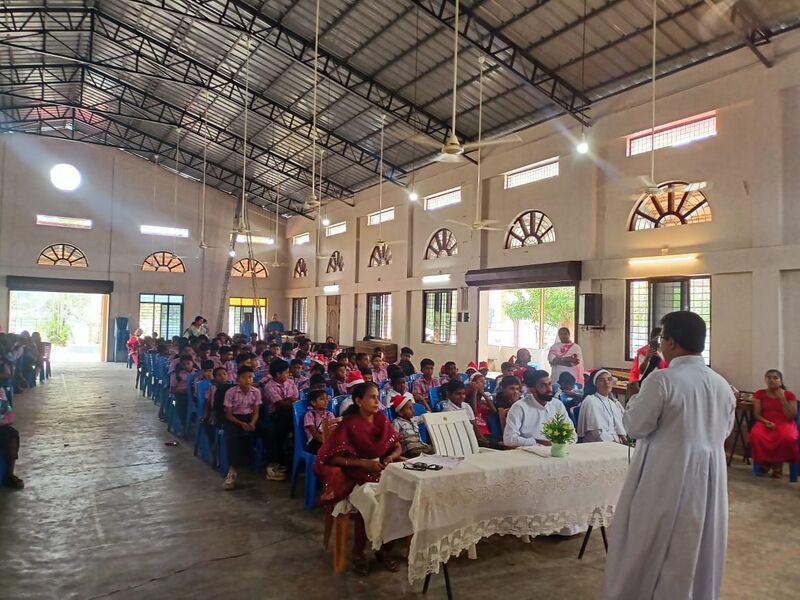 പ്രമാണം:46038 christhumas1.jpg