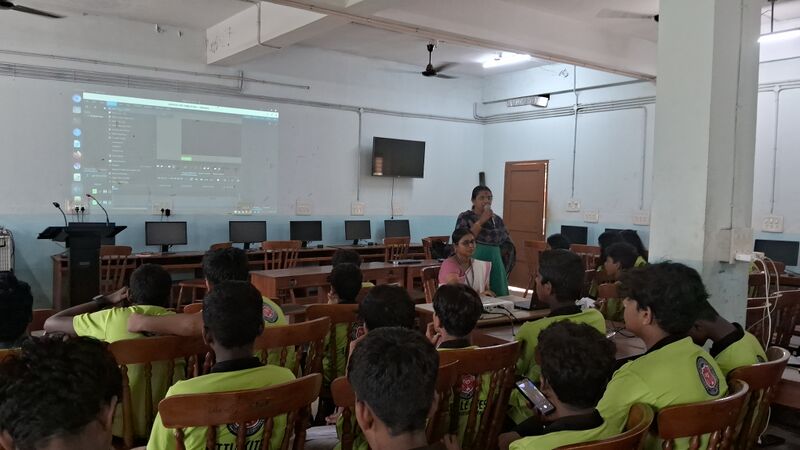 പ്രമാണം:Camp2photo.jpg