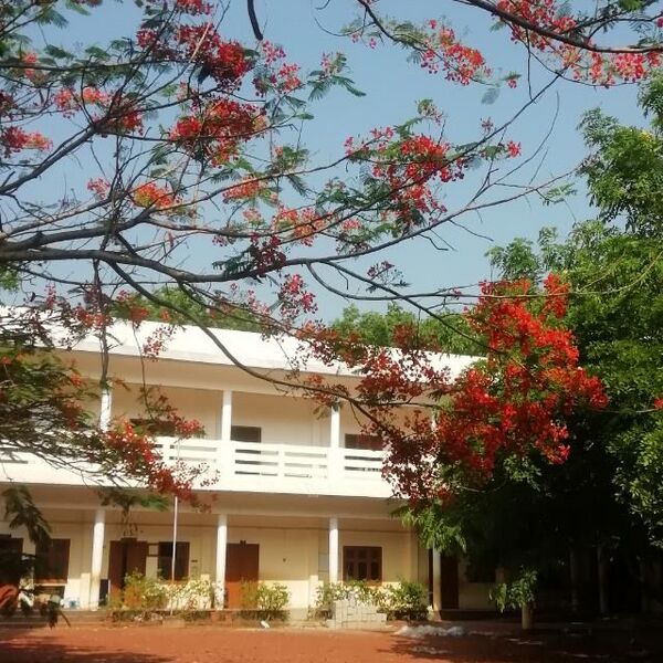 പ്രമാണം:St pauls School.jpeg