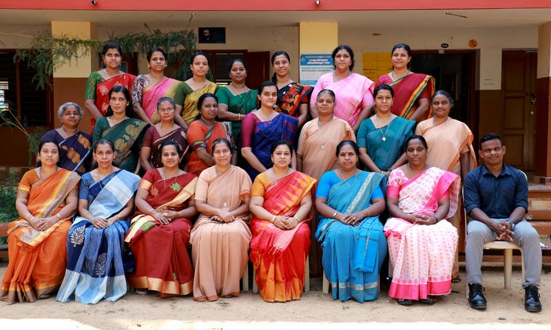 പ്രമാണം:UP teachers 43065.jpg