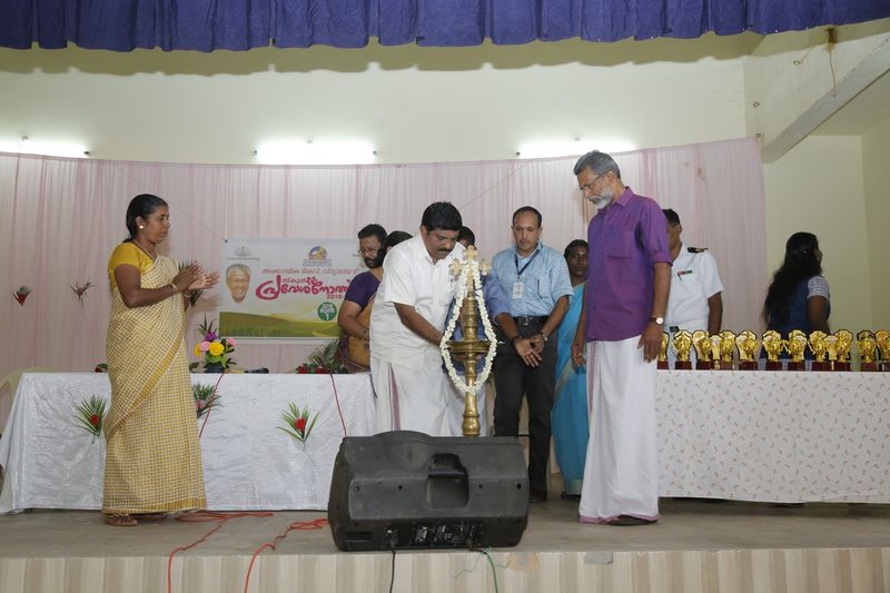 പ്രമാണം:പ്രവേശനോത്സവം -2018-1.JPG