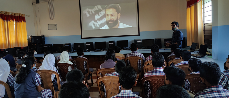 പ്രമാണം:15051 Awearing 4.png