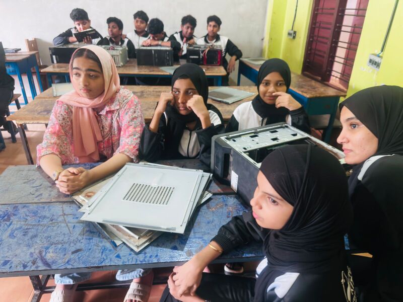 പ്രമാണം:16008 hardware 9..jpeg