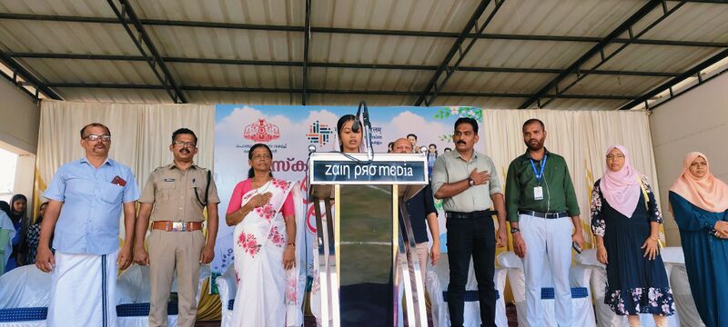 പ്രമാണം:21072 pravesoanolsavam26-27 2jpeg.jpeg