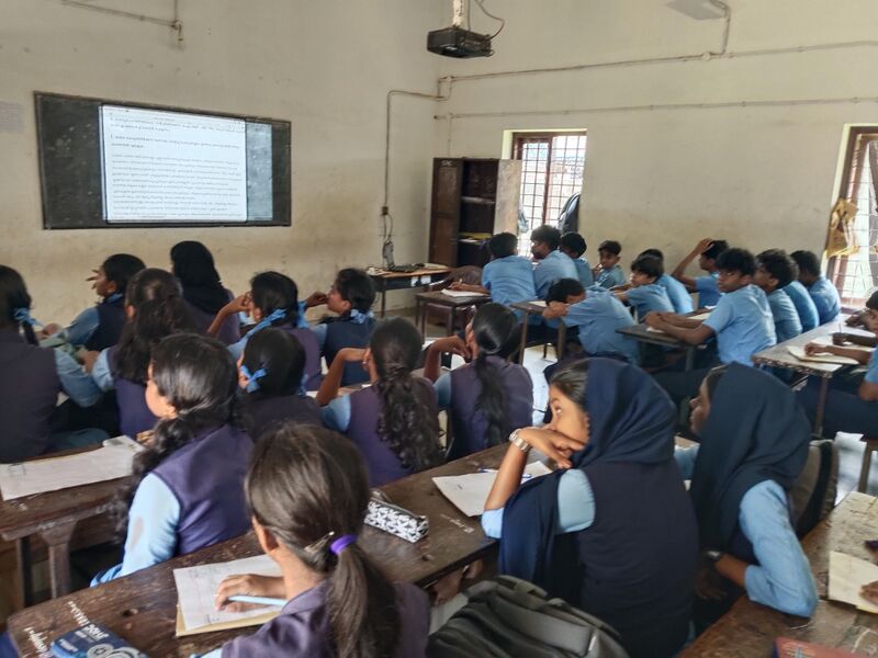 പ്രമാണം:23014-class.jpg