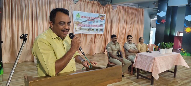 പ്രമാണം:26015 paristhidhidhinam 2.jpg