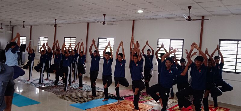 പ്രമാണം:35050 yoga225.jpg