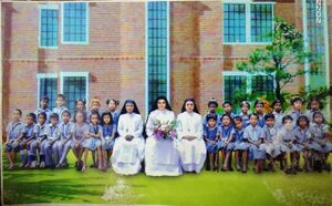 37342 old students 3.jpg