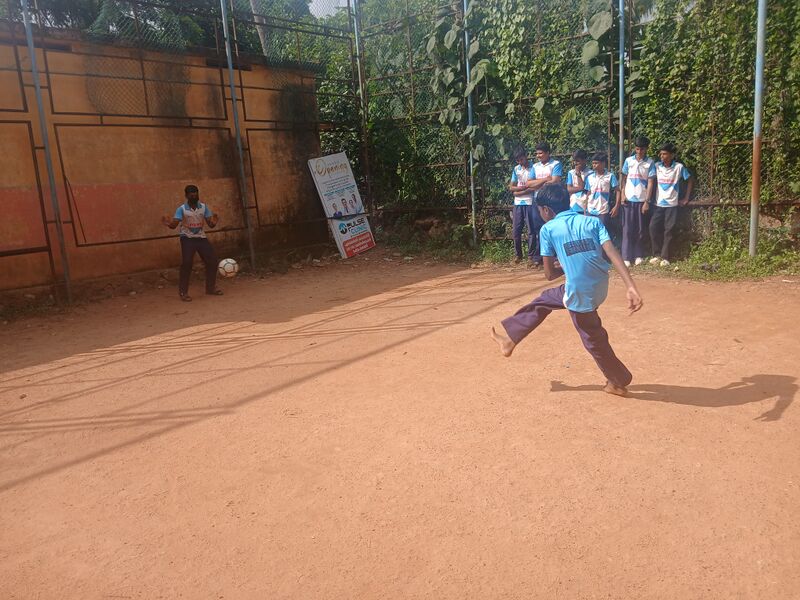 പ്രമാണം:39259-KLM - GOAL2026-kick-1.jpg