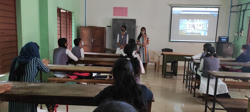 പ്രമാണം:41069 pravesanolsavam8.jpg