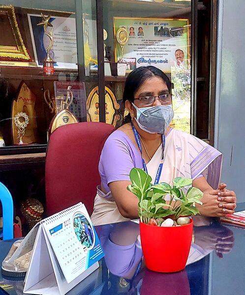 പ്രമാണം:44041 HEAD.jpg