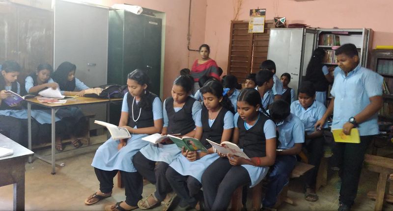 പ്രമാണം:44041 library.jpg