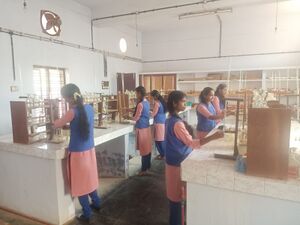 44049 HSS Chemistry lab.jpg