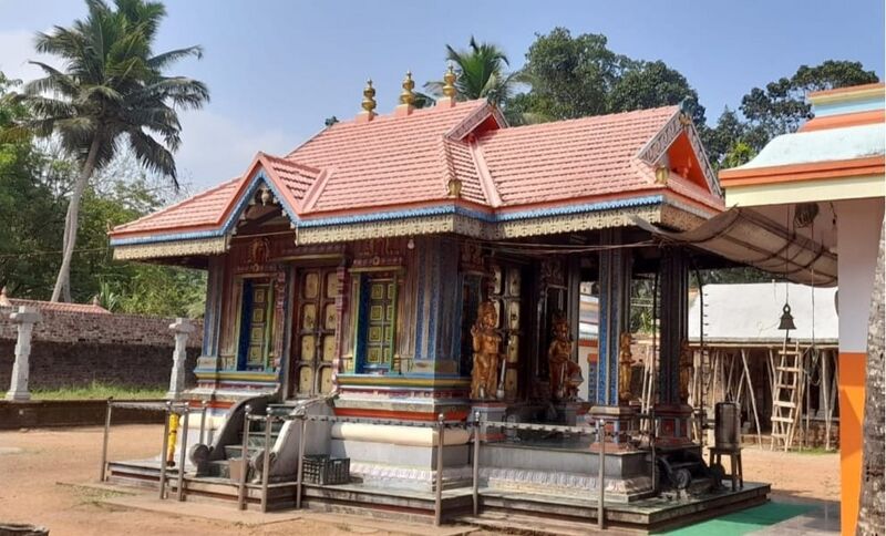 പ്രമാണം:Chimmindi temple.jpg