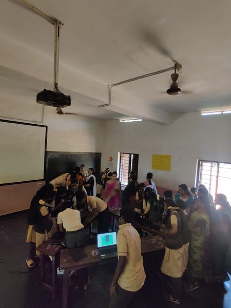 പ്രമാണം:Lk freedom fest 2.jpeg