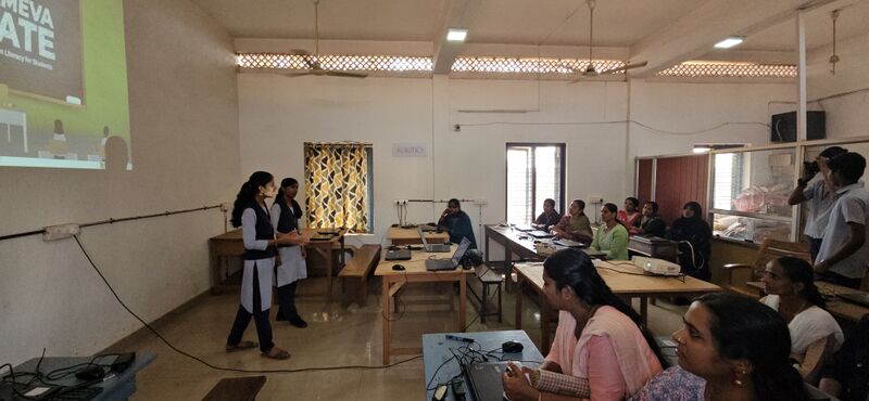 പ്രമാണം:11053 class.jpg