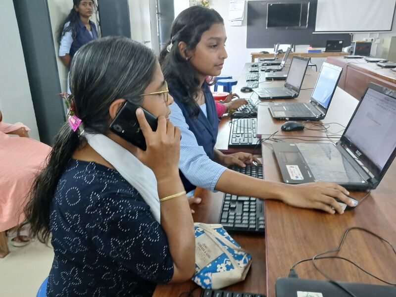 പ്രമാണം:21060 lk parents class4.jpg