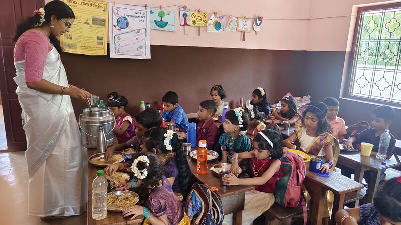 പ്രമാണം:2217 onaasadhya.jpg