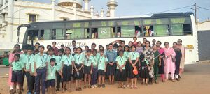 31262-valavoor-schooltour5.jpg