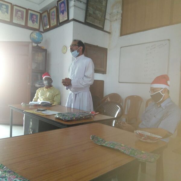 പ്രമാണം:33056 xmas 2020 7.jpeg