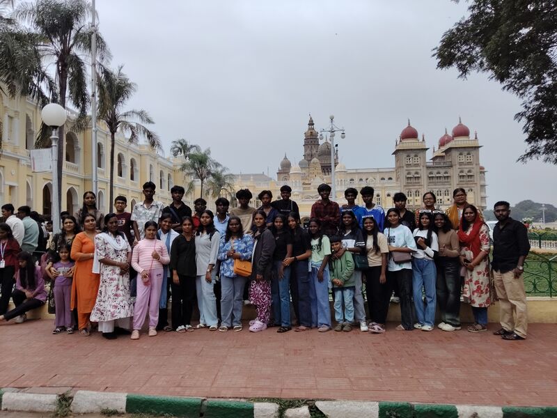 പ്രമാണം:36064-schooltour 2025.jpg