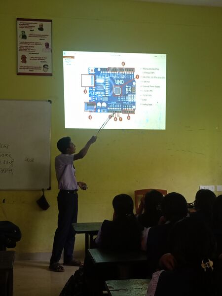 പ്രമാണം:36065 Robotic classHS251.jpg