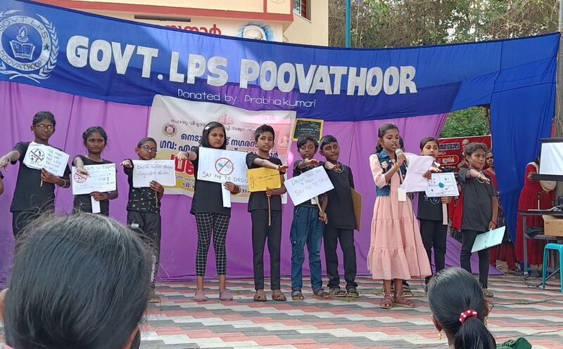 പ്രമാണം:42522 padanolsavam.jpg