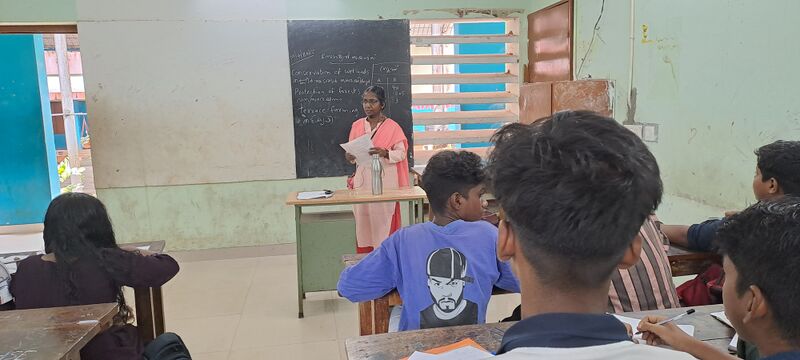 പ്രമാണം:44055 8 std say exam.jpg