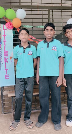 47023-little kites selfie corner.jpg