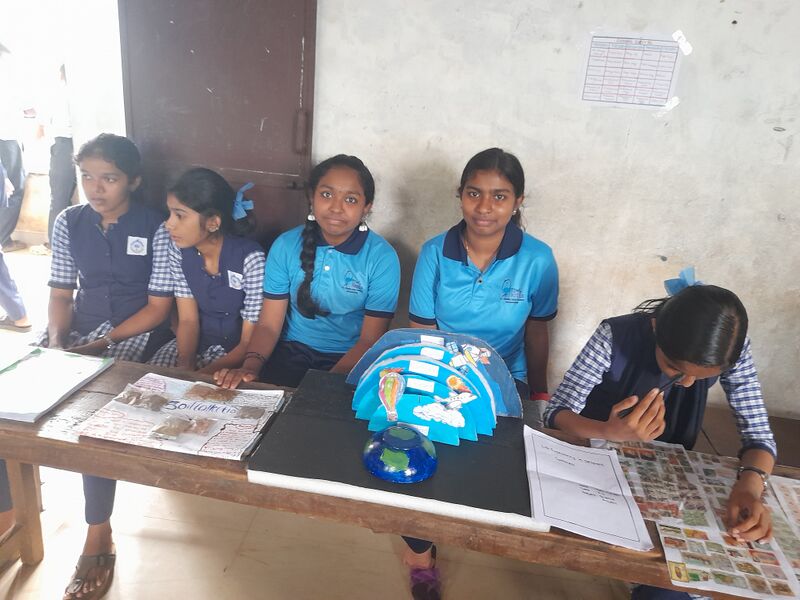 പ്രമാണം:47037-shasthramela 2.jpg