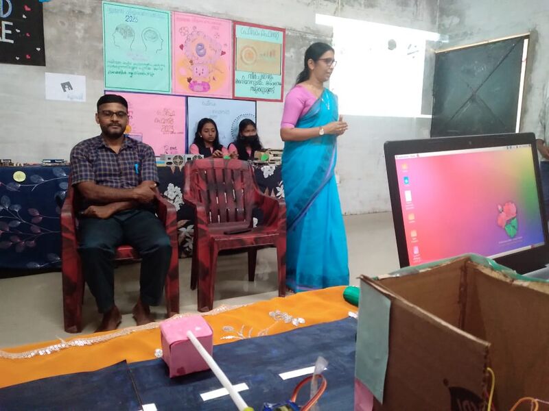 പ്രമാണം:48135 digital class.jpg