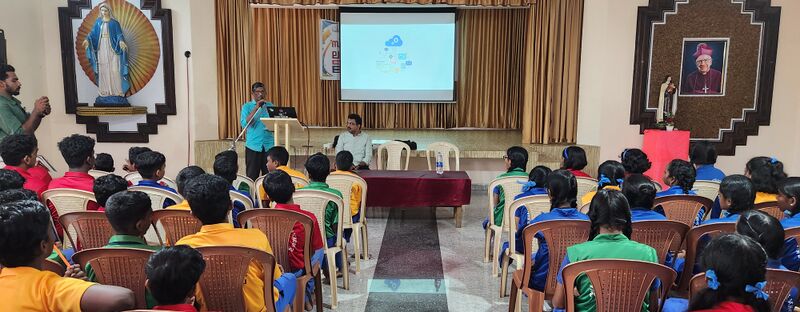 പ്രമാണം:Expert class syamlal 35052 232.jpg