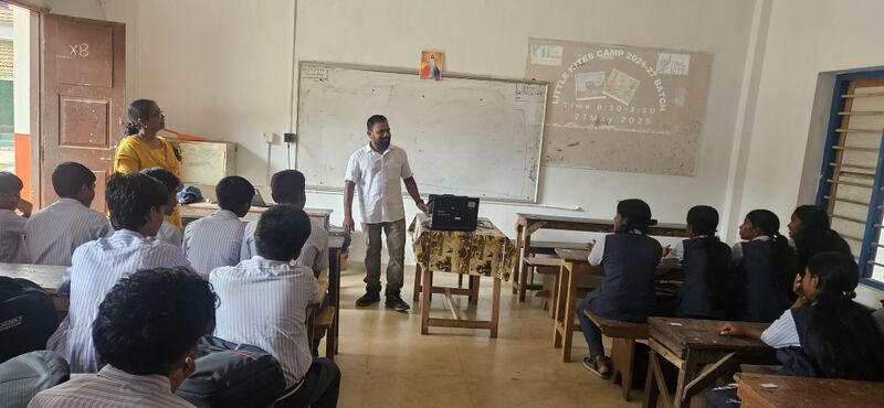 പ്രമാണം:LK school camp 2024-27batch 4.jpg