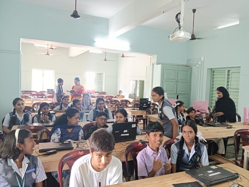 പ്രമാണം:Led 43065 3.jpg