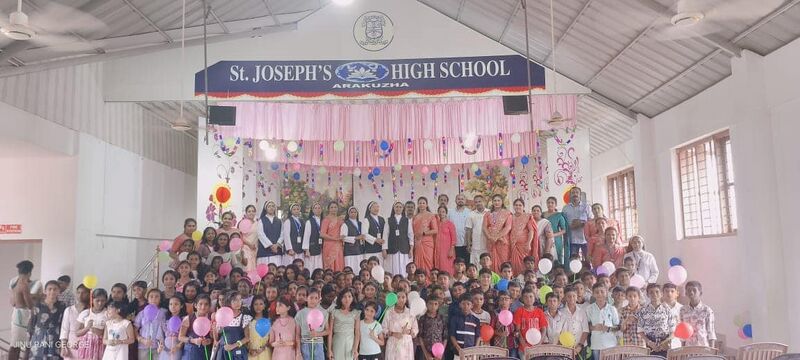 പ്രമാണം:Praveshanolsavam 2 June - 2.jpg