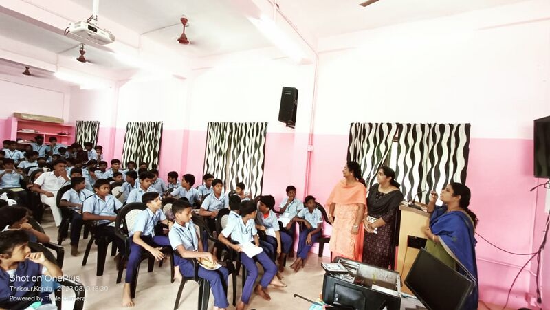 പ്രമാണം:TSR 22071 MATHS LAB.jpg