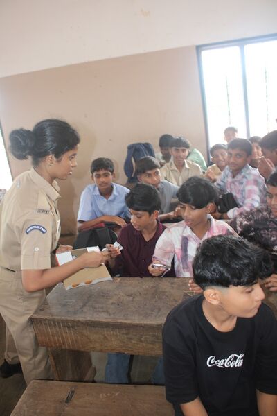 പ്രമാണം:11053 pravesanolsavam3.jpg