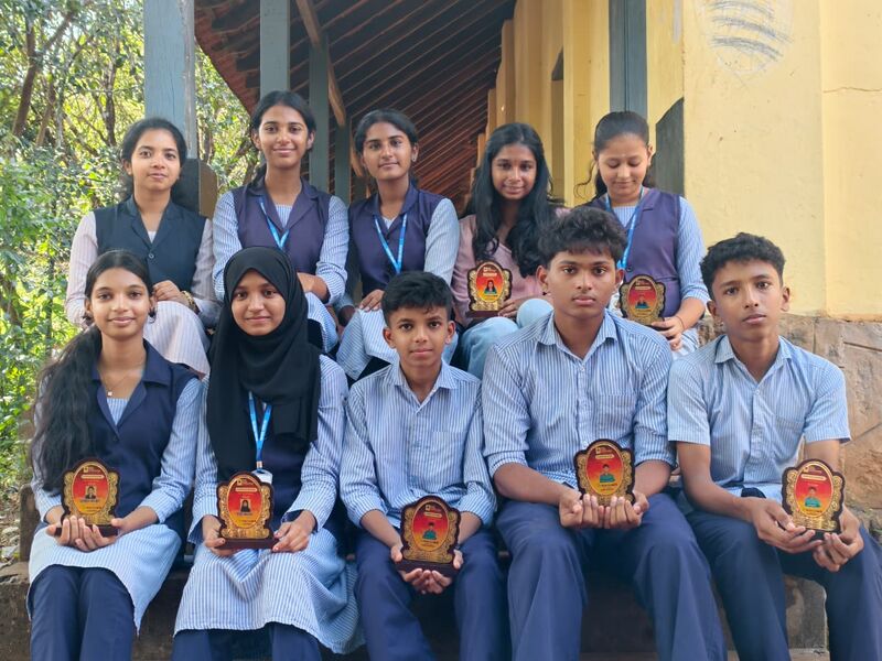 പ്രമാണം:12009 STATEWINNERS-5.jpeg